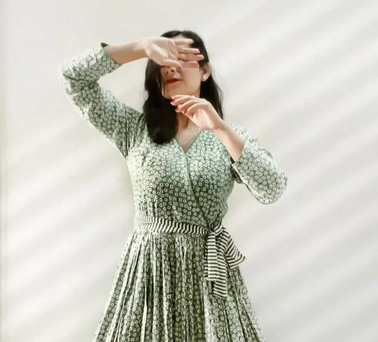 Green Linen Maxi Dress for Women in Pakistan – Floral Printed Casual Winter Dress