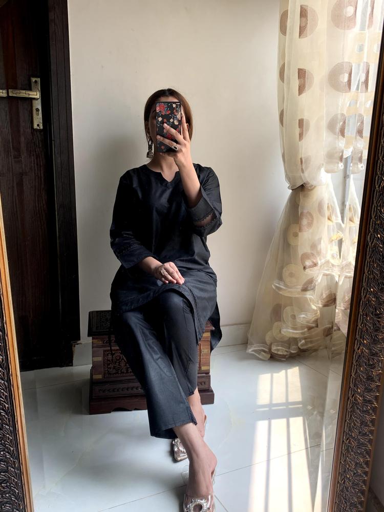 Stylish Cotton Lawn 2 Piece Suit for Women – Comfortable Daily Wear in Pakistan